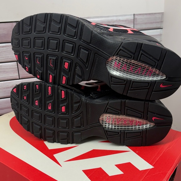 Nike Air Max Torch 4 Women’s size 8.5 Black/Pink Sneakers - Picture 11 of 15